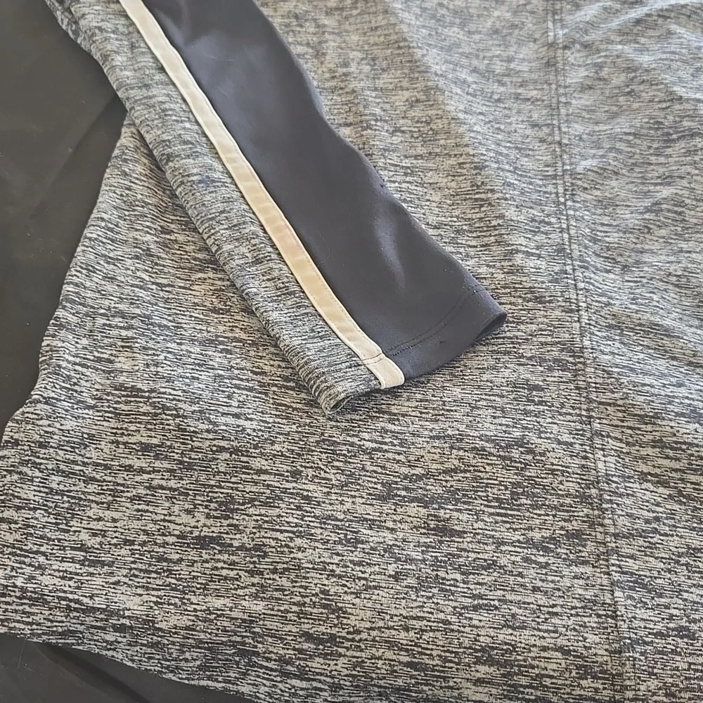 Under Armour Gray and Navy Men's Hoodie - Picture 11 of 13